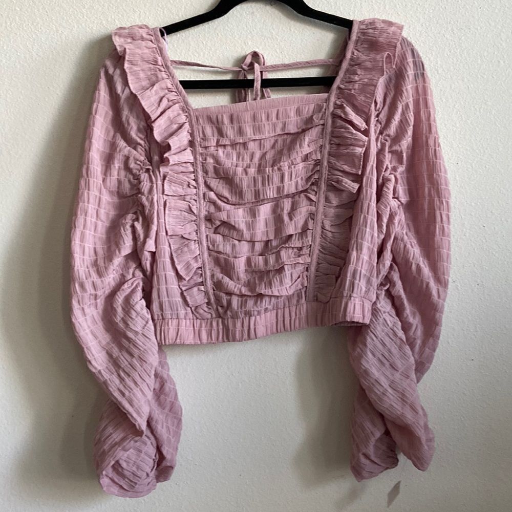 HYFVE NWT Ruffle Crop Top Sz S Mauve color long sleeves